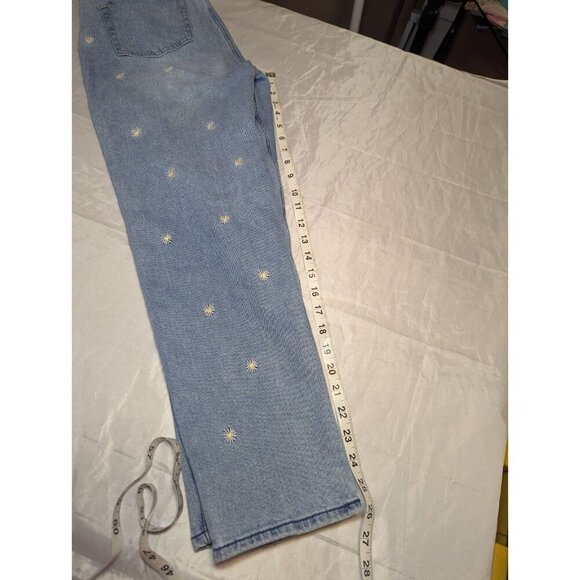W28 L27 Hollister Ultra High Rise Mom Jeans Daisy Embroidered Size 7r Stretch - Picture 15 of 16